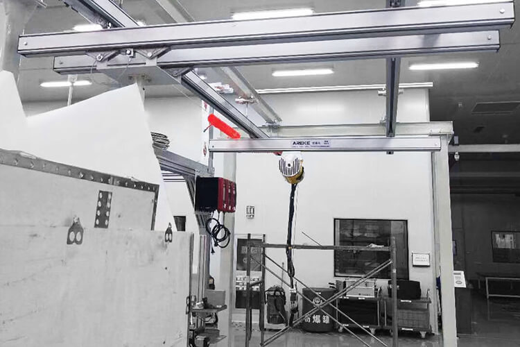 铝合金轨道组合起重机